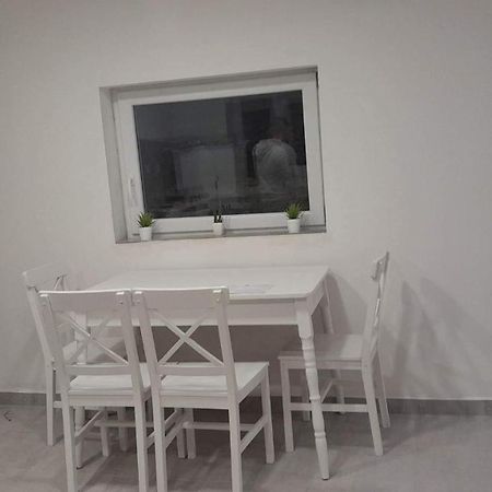 Horvath Apartman Apartment Кестели Екстериор снимка