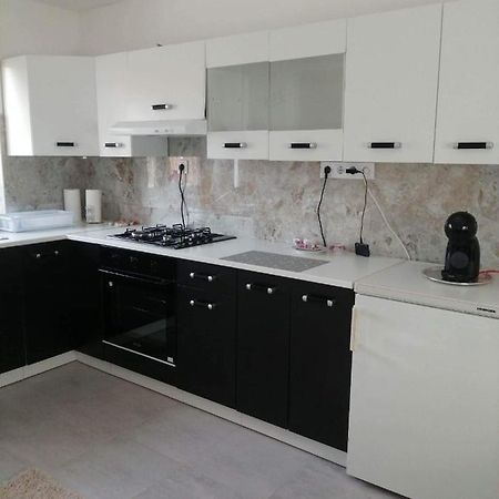 Horvath Apartman Apartment Кестели Екстериор снимка