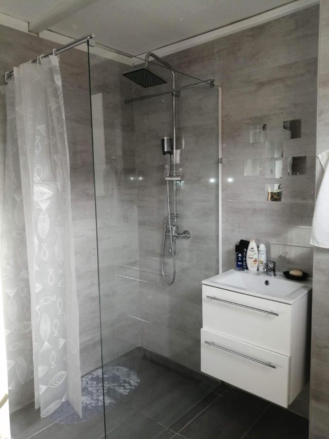 Horvath Apartman Apartment Кестели Екстериор снимка
